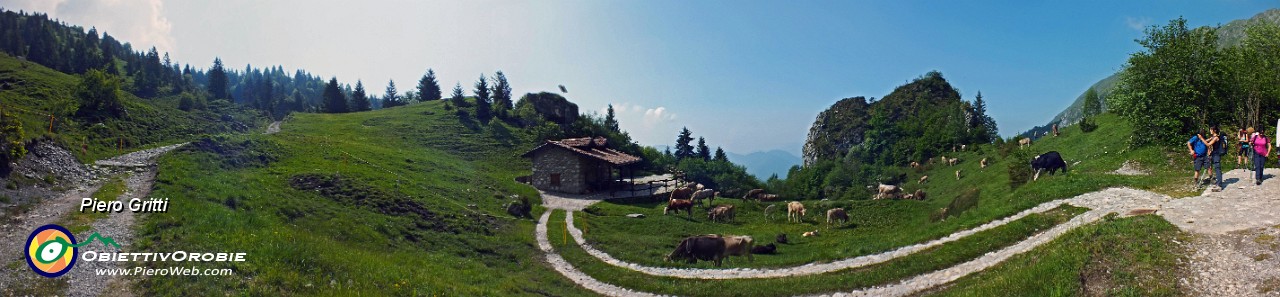 23 Panoramica Malga Pozzetto (1399 m).jpg